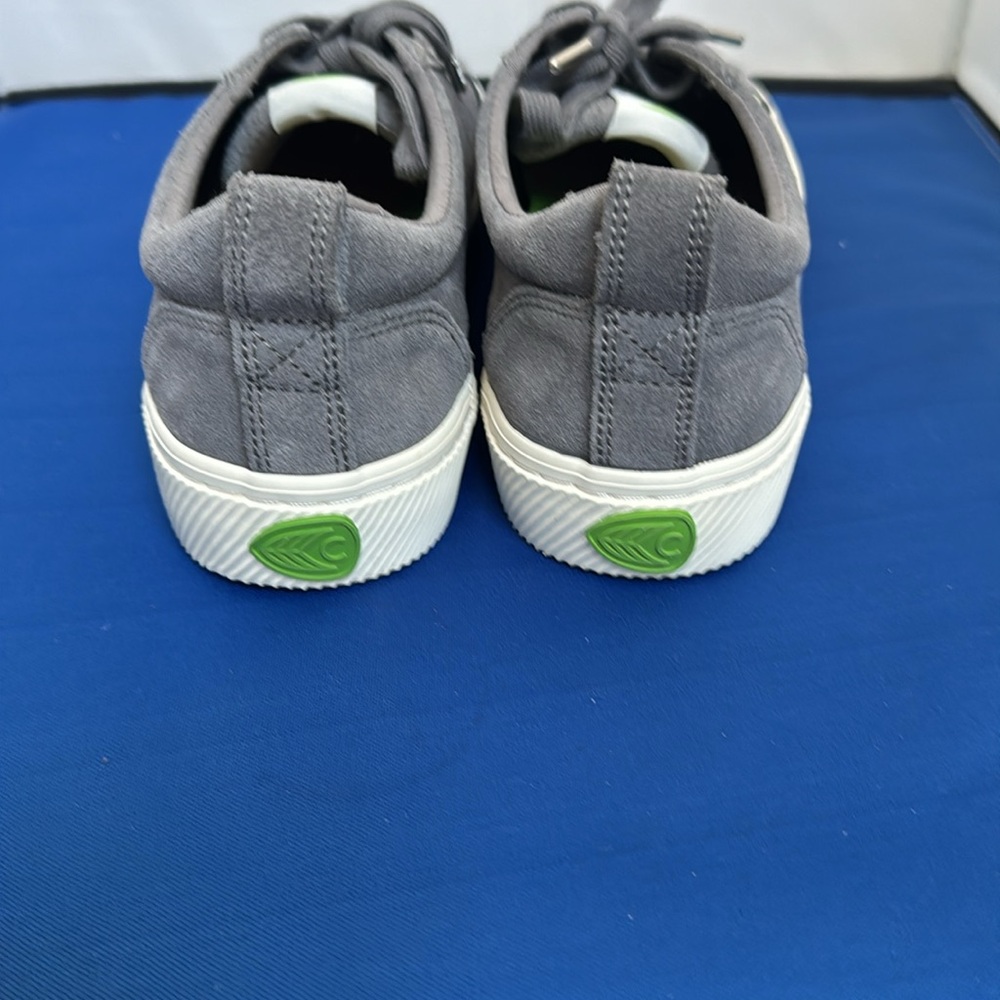 Cariuma Gray Women's Shoes - Picture 5 of 8
